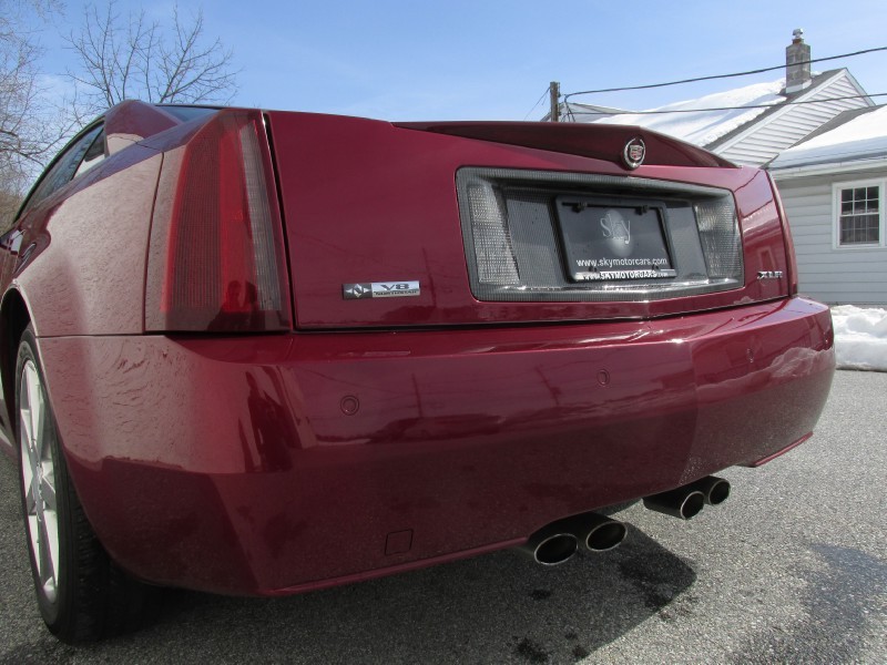 2007 Cadillac XLR in Infrared