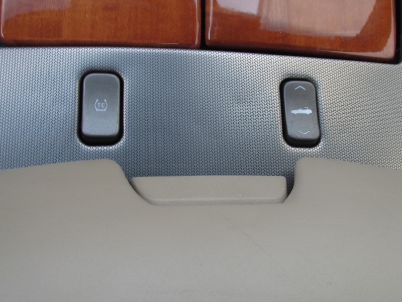 2007 Cadillac XLR in Infrared