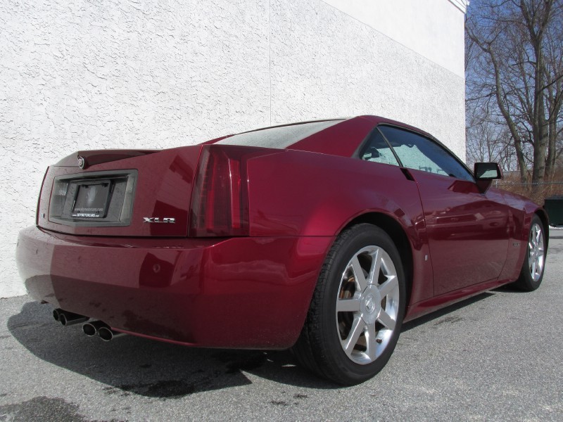 2007 Cadillac XLR in Infrared