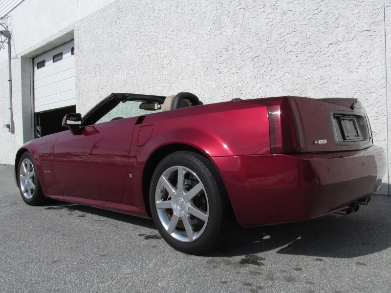 2007 Cadillac XLR in Infrared