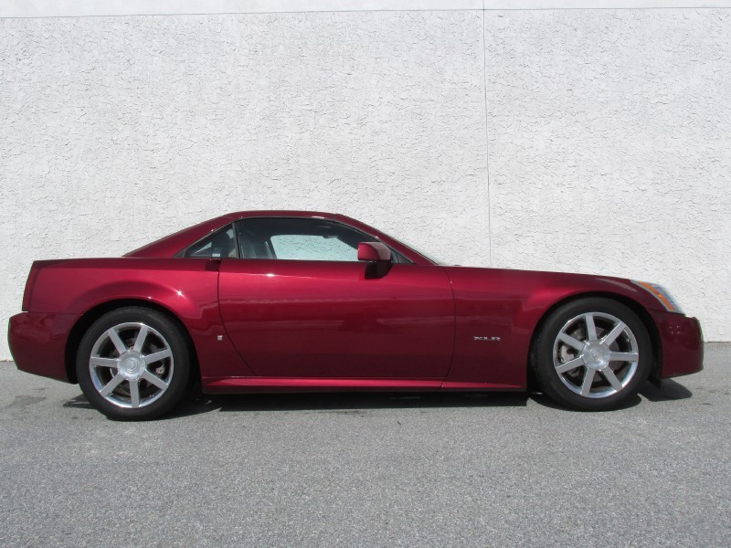 2007 Cadillac XLR in Infrared