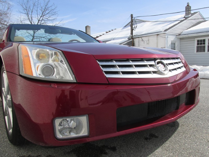 2007 Cadillac XLR in Infrared