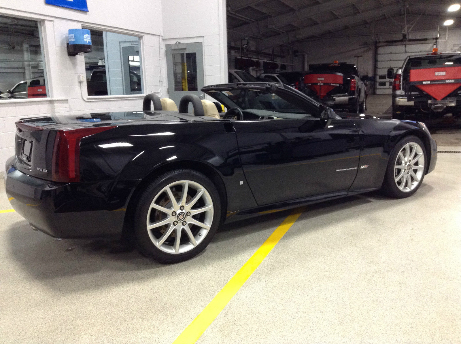 2007 Cadillac XLR-V - Black Raven