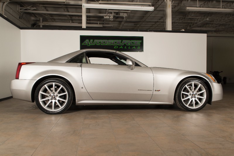 2007 Cadillac XLR-V in Light Platinum