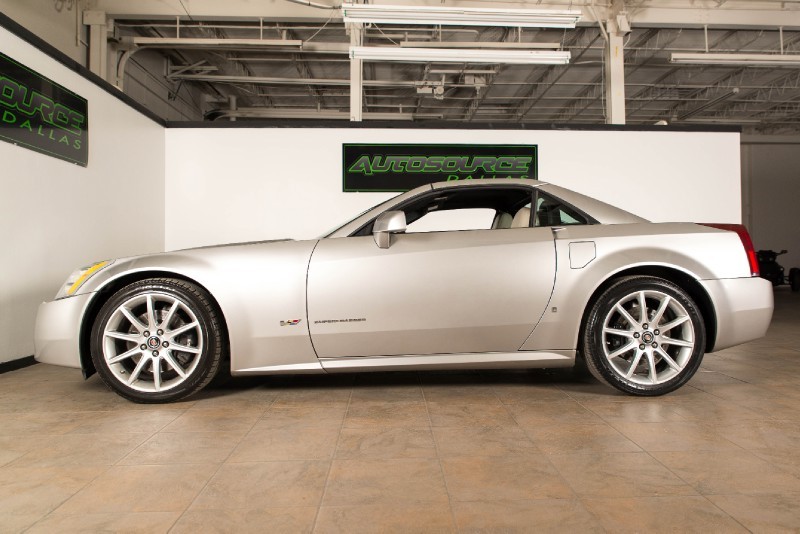 2007 Cadillac XLR-V in Light Platinum