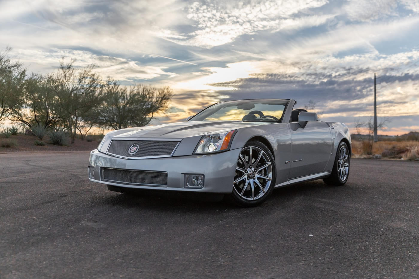 2007 Cadillac XLR-V in Light Platinum