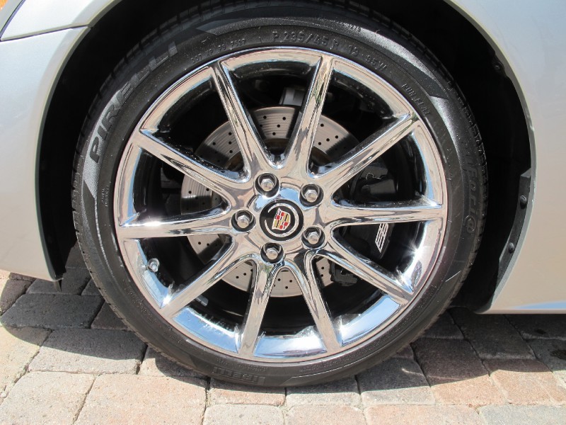 2007 Cadillac XLR-V - Light Platinum