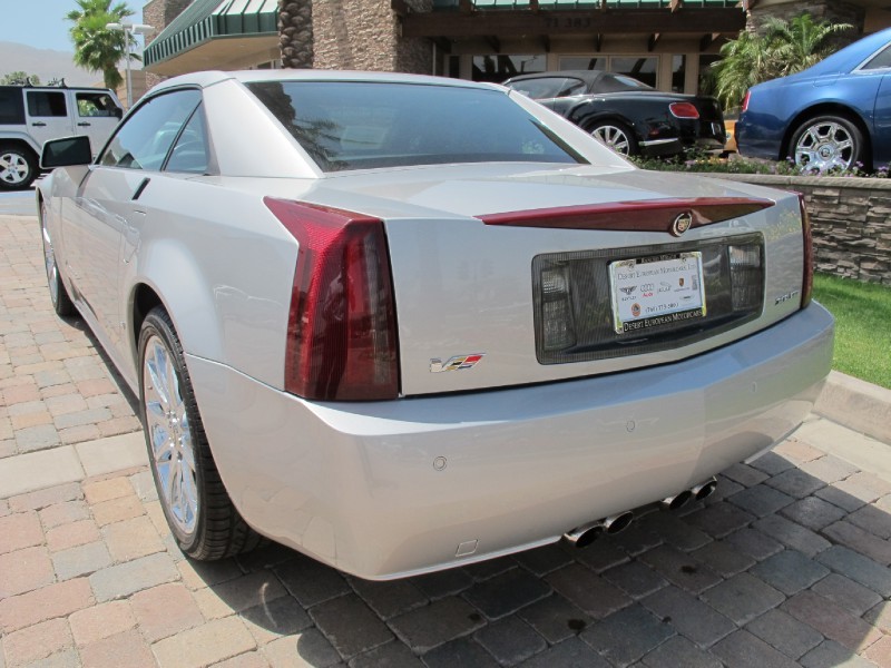 2007 Cadillac XLR-V - Light Platinum