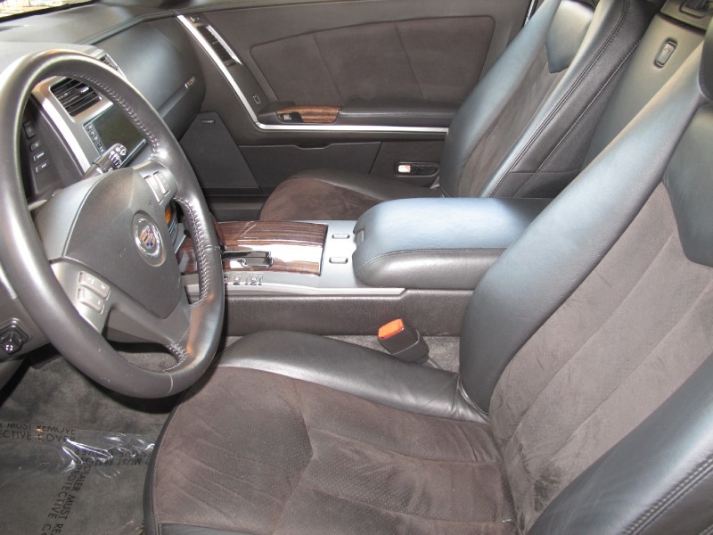 2007 Cadillac XLR-V - Light Platinum