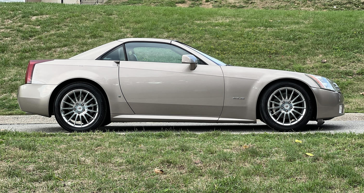 2008 Cadillac XLR Platinum Edition in Goldstream Metallic