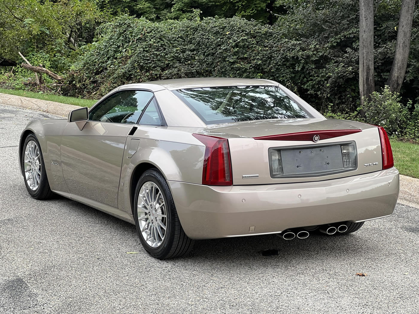2008 Cadillac XLR Platinum Edition in Goldstream Metallic