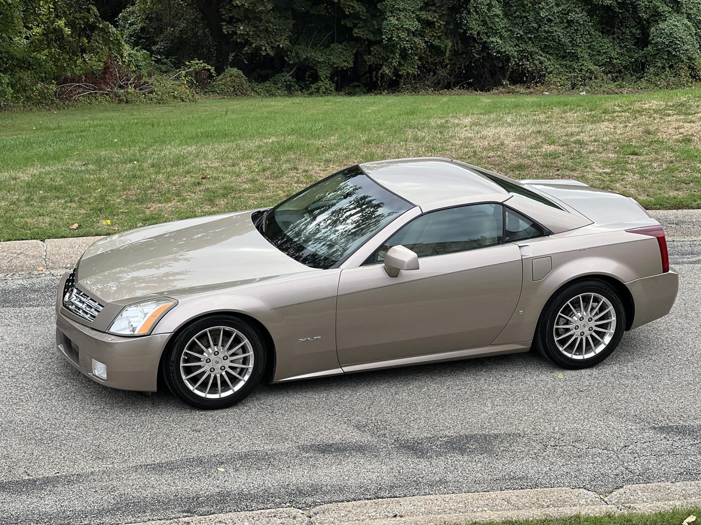 2008 Cadillac XLR Platinum Edition in Goldstream Metallic