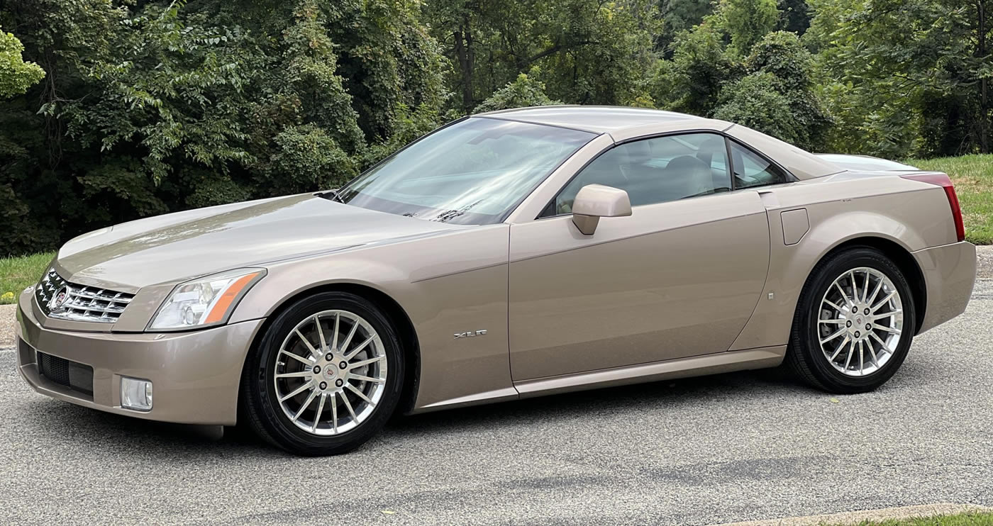 2008 Cadillac XLR Platinum Edition in Goldstream Metallic