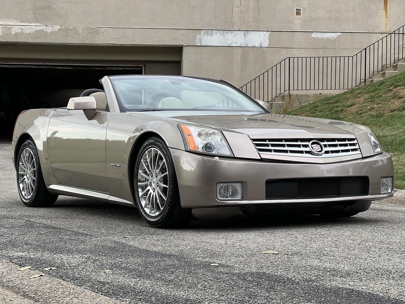 2008 Cadillac XLR Platinum Edition in Goldstream Metallic