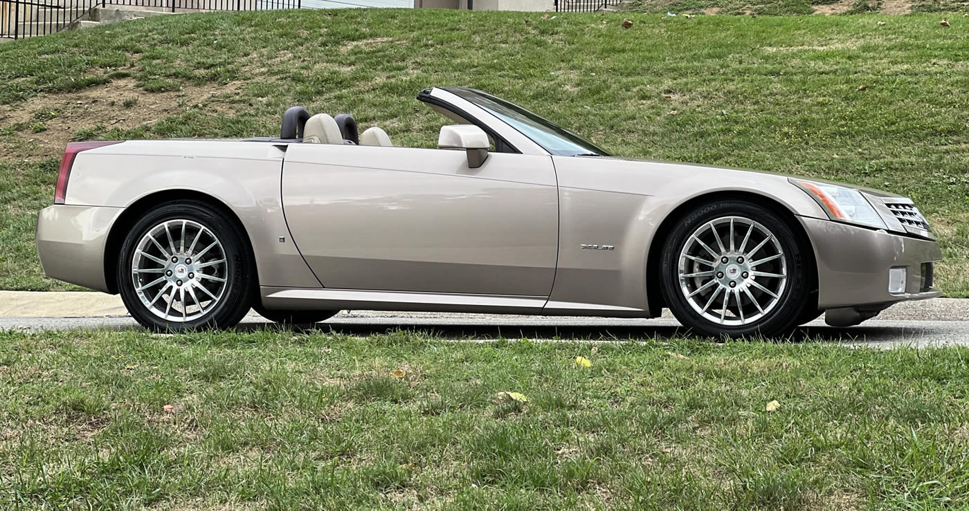 2008 Cadillac XLR Platinum Edition in Goldstream Metallic
