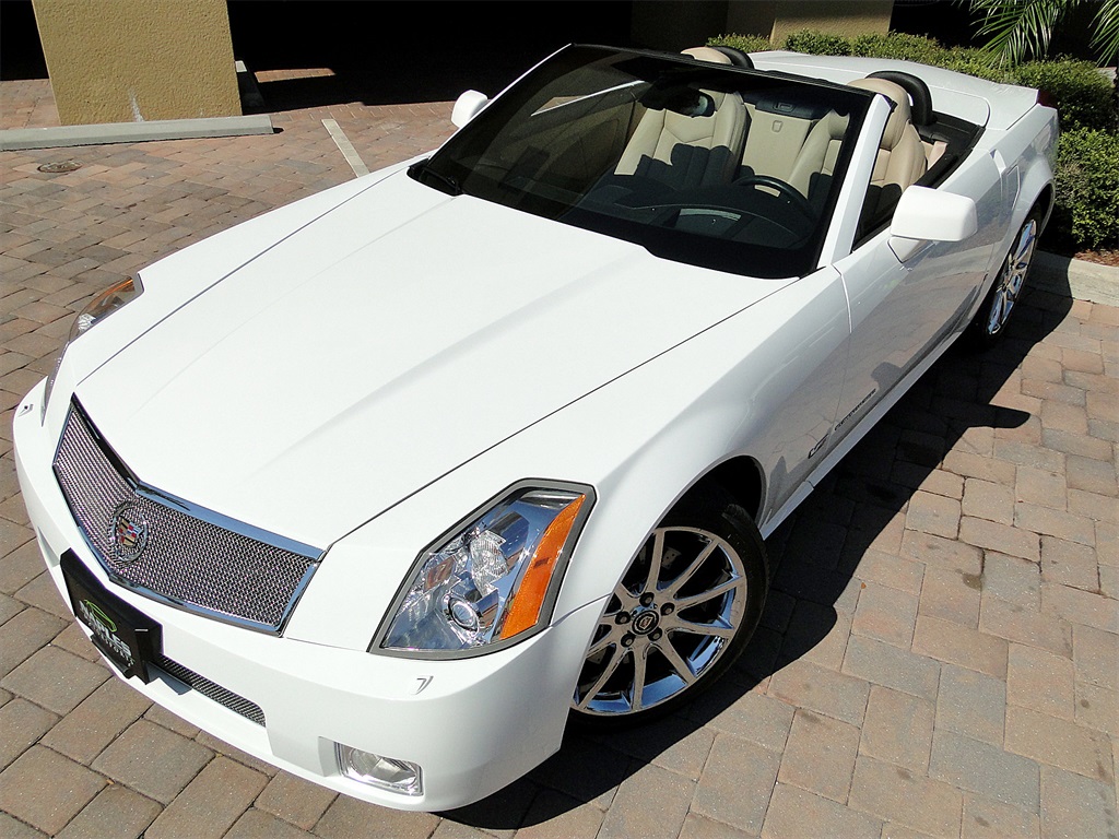 2008 Cadillac XLR-V - Alpine White