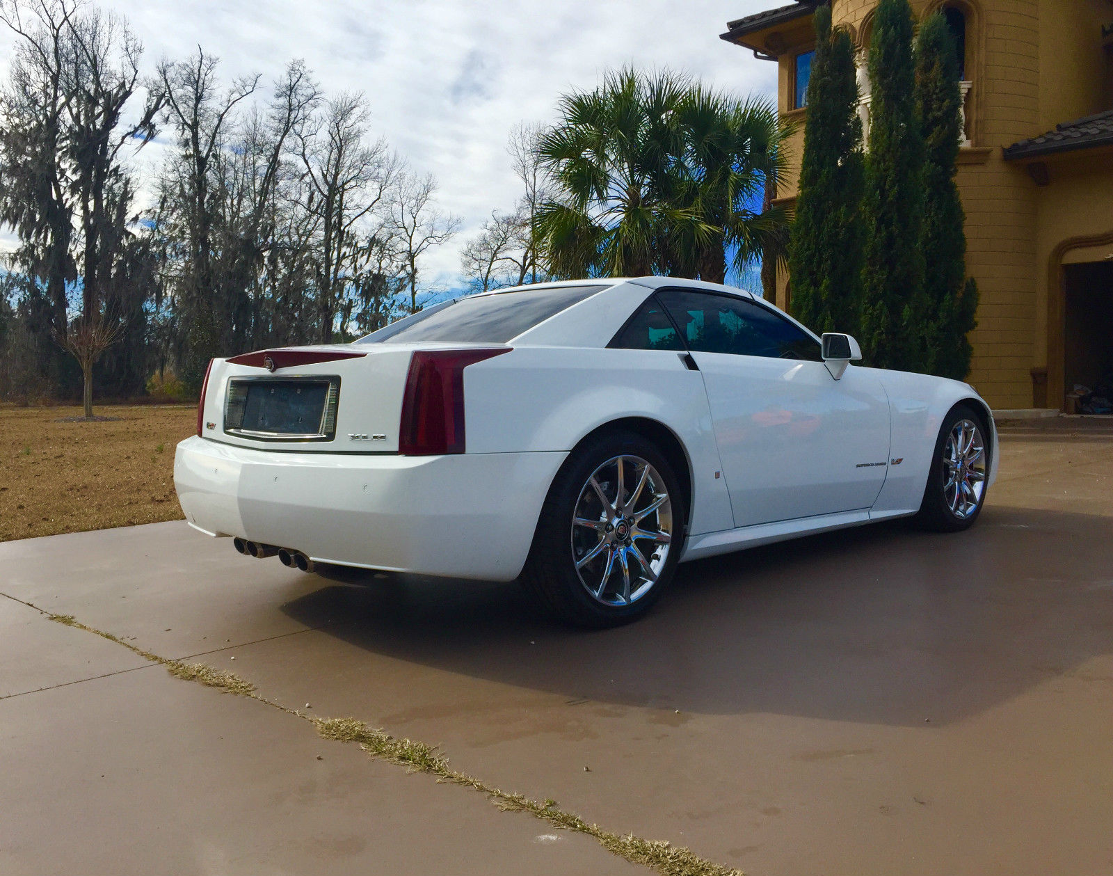 2008 Cadillac XLR-V - Alpine White