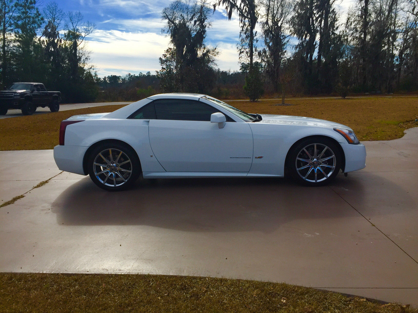 2008 Cadillac XLR-V - Alpine White