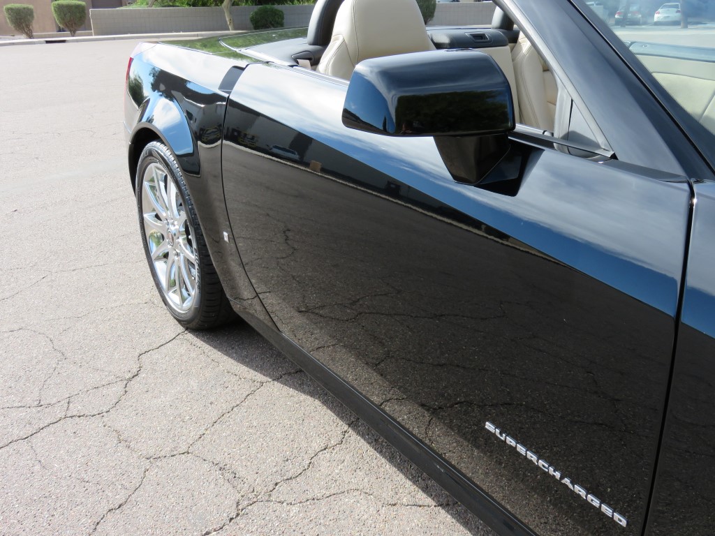 2008 Cadillac XLR-V - Black Raven