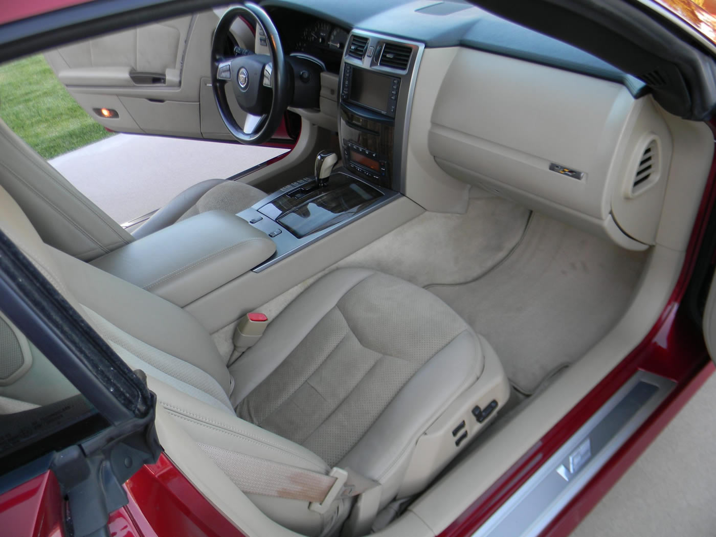 2008 Cadillac XLR-V in Crystal Red Metallic