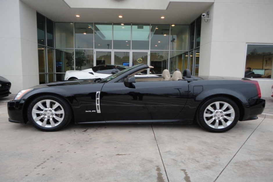 2009 Cadillac XLR - Black Raven