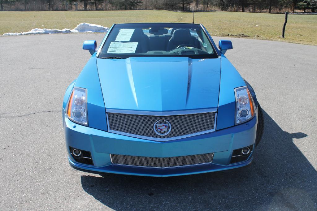 2009 Cadillac XLR-V in Elektra Blue
