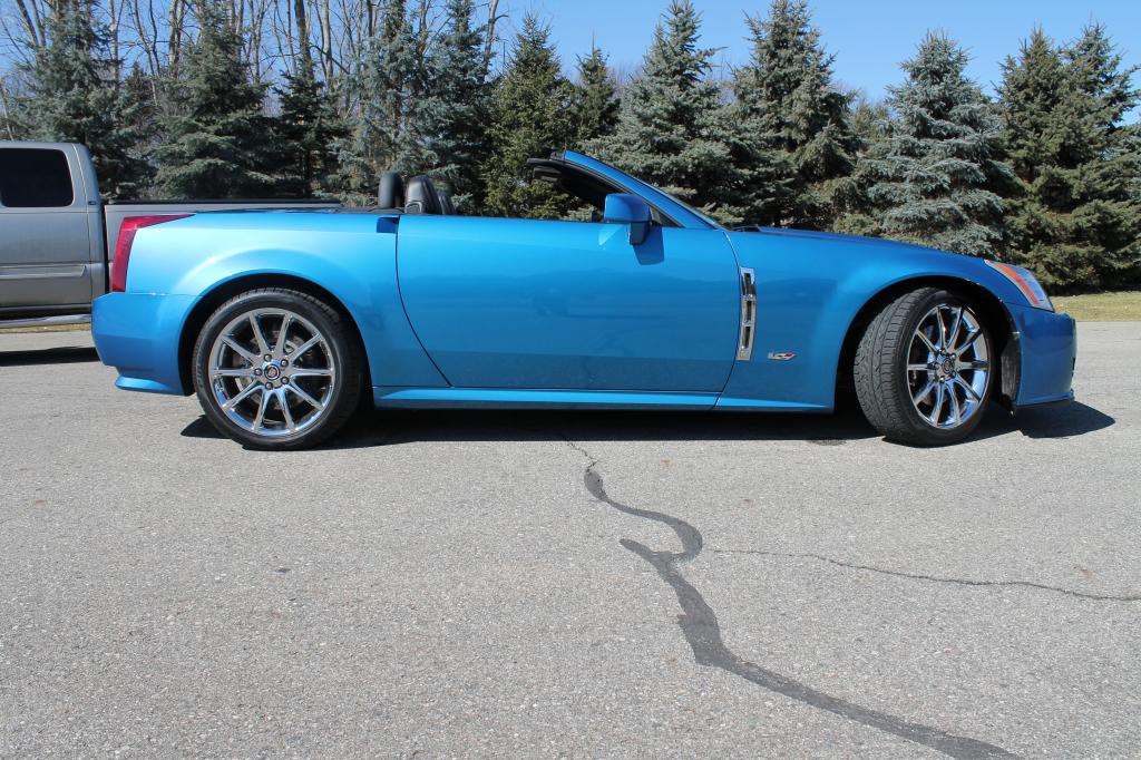 2009 Cadillac XLR-V in Elektra Blue