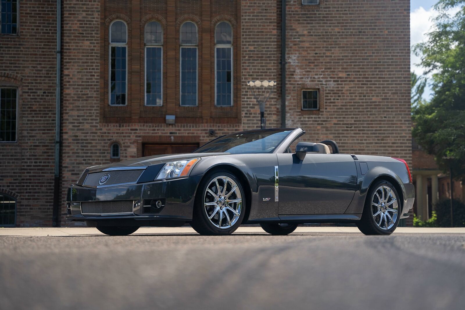 2009 Cadillac XLR-V in Gray Flannel