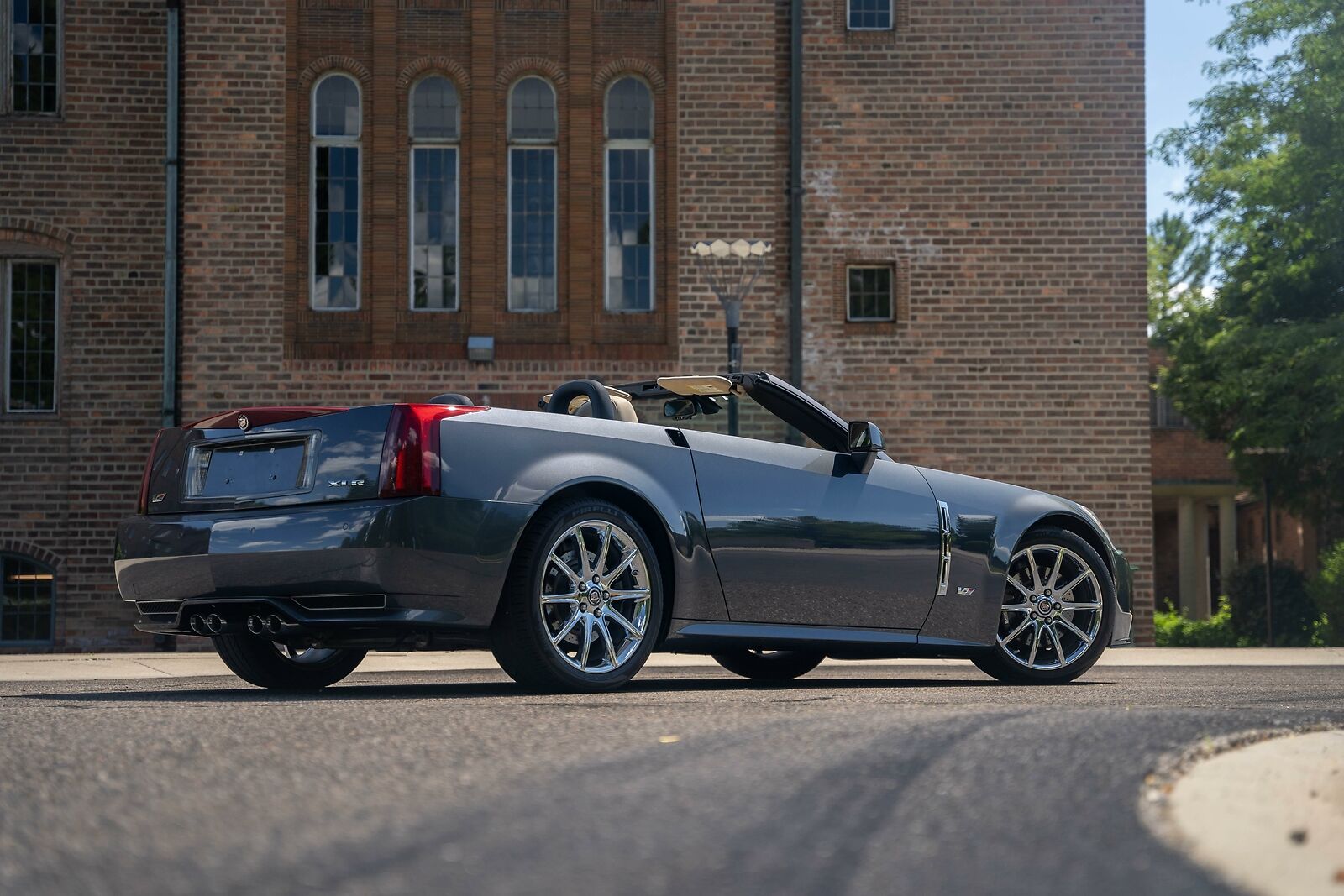 2009 Cadillac XLR-V in Gray Flannel