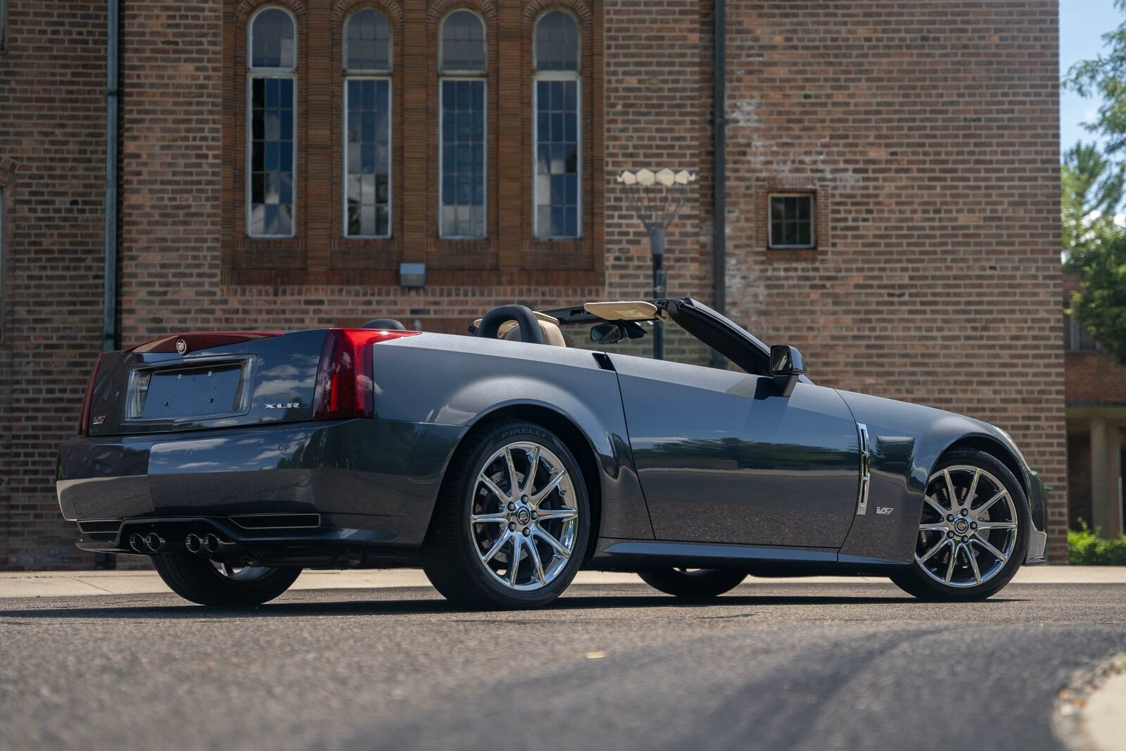 2009 Cadillac XLR-V in Gray Flannel