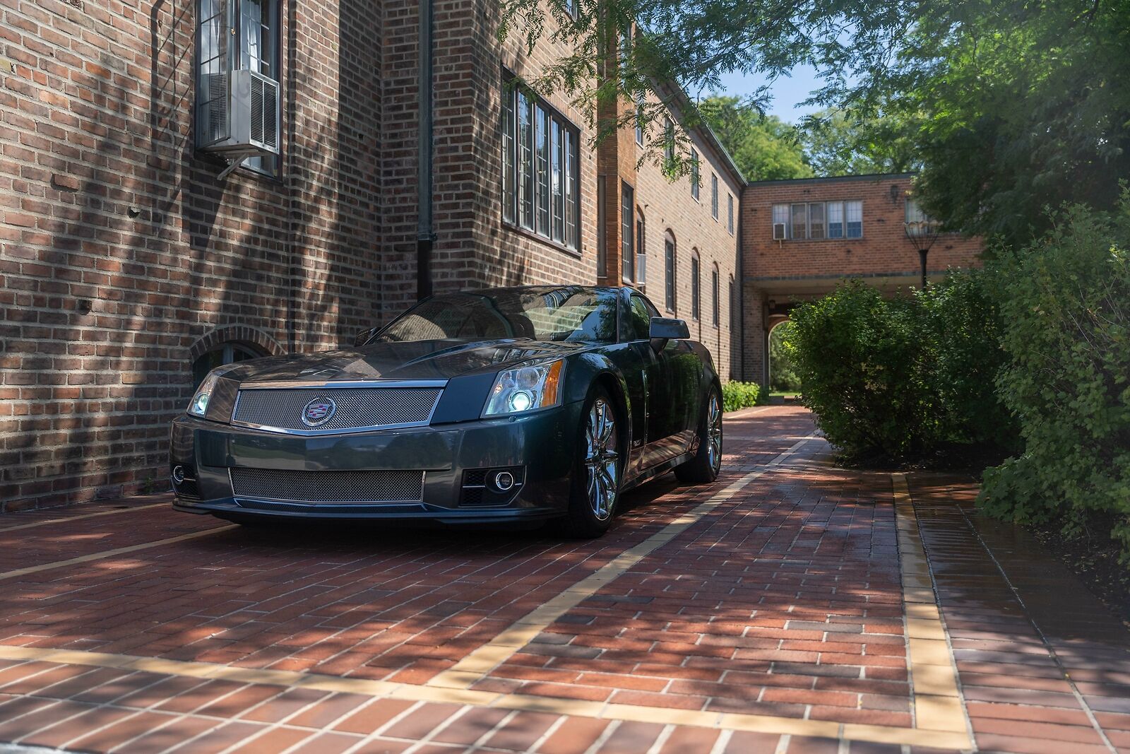 2009 Cadillac XLR-V in Gray Flannel