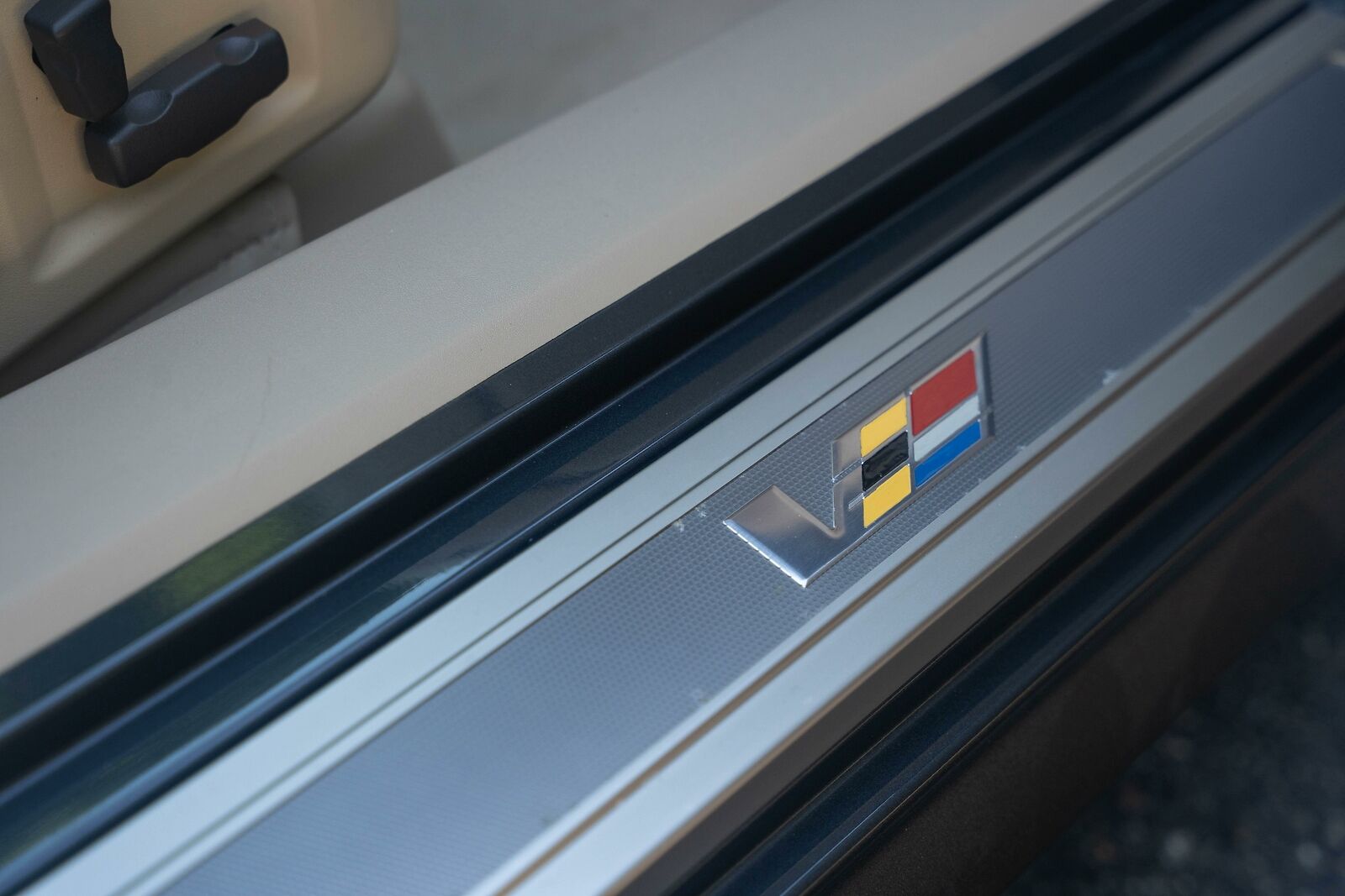 2009 Cadillac XLR-V in Gray Flannel