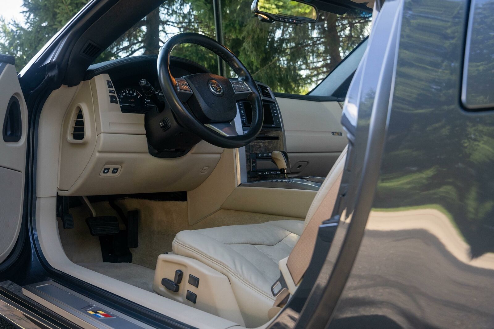 2009 Cadillac XLR-V in Gray Flannel