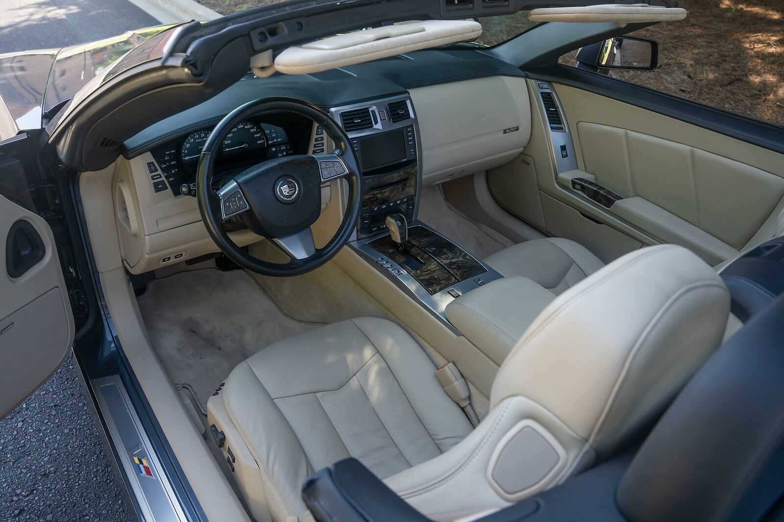 2009 Cadillac XLR-V in Gray Flannel