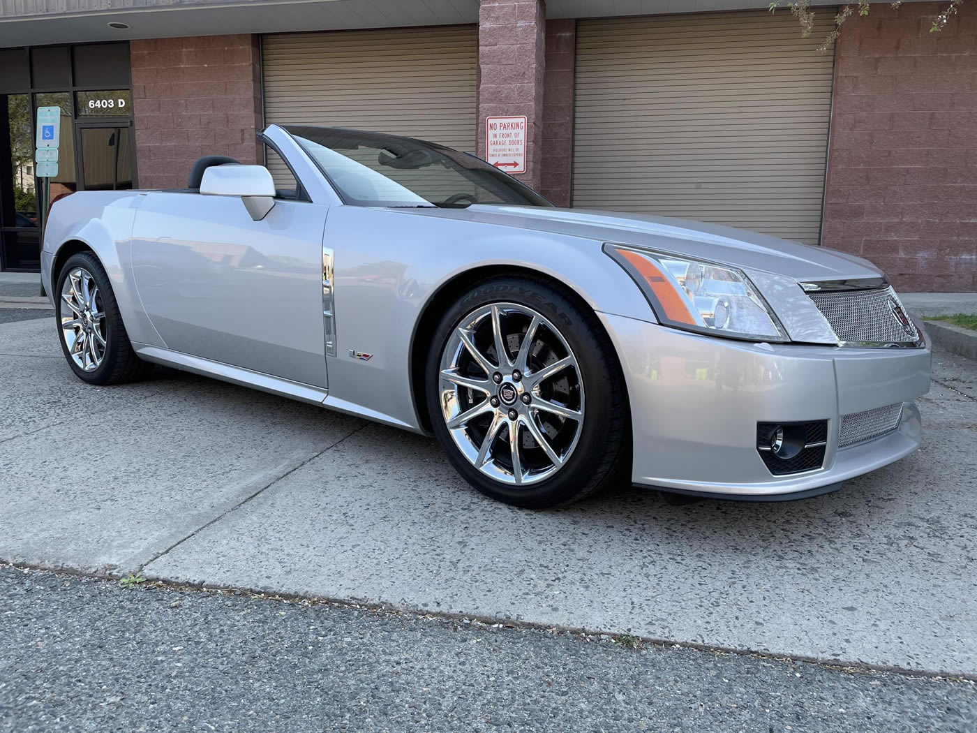 2009 Cadillac XLR-V in Radiant Silver