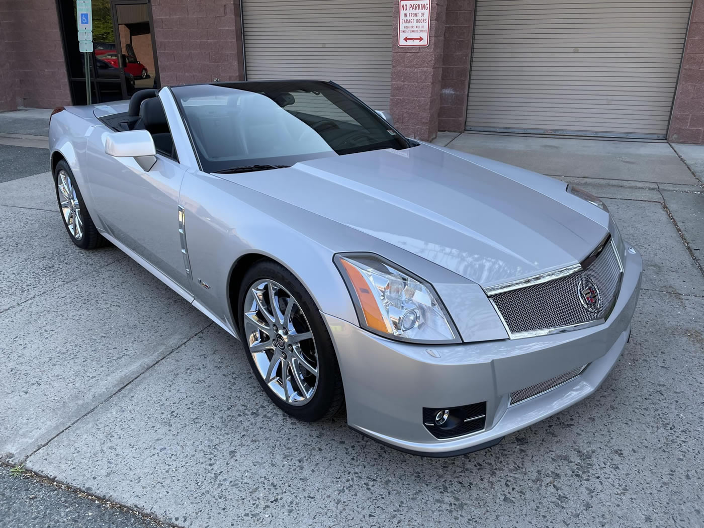 2009 Cadillac XLR-V in Radiant Silver