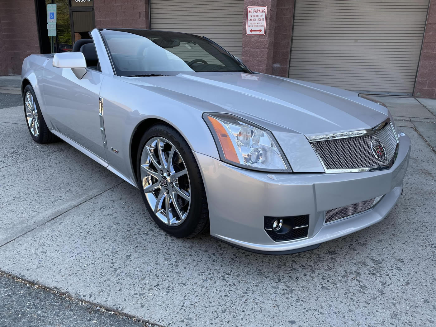 2009 Cadillac XLR-V in Radiant Silver