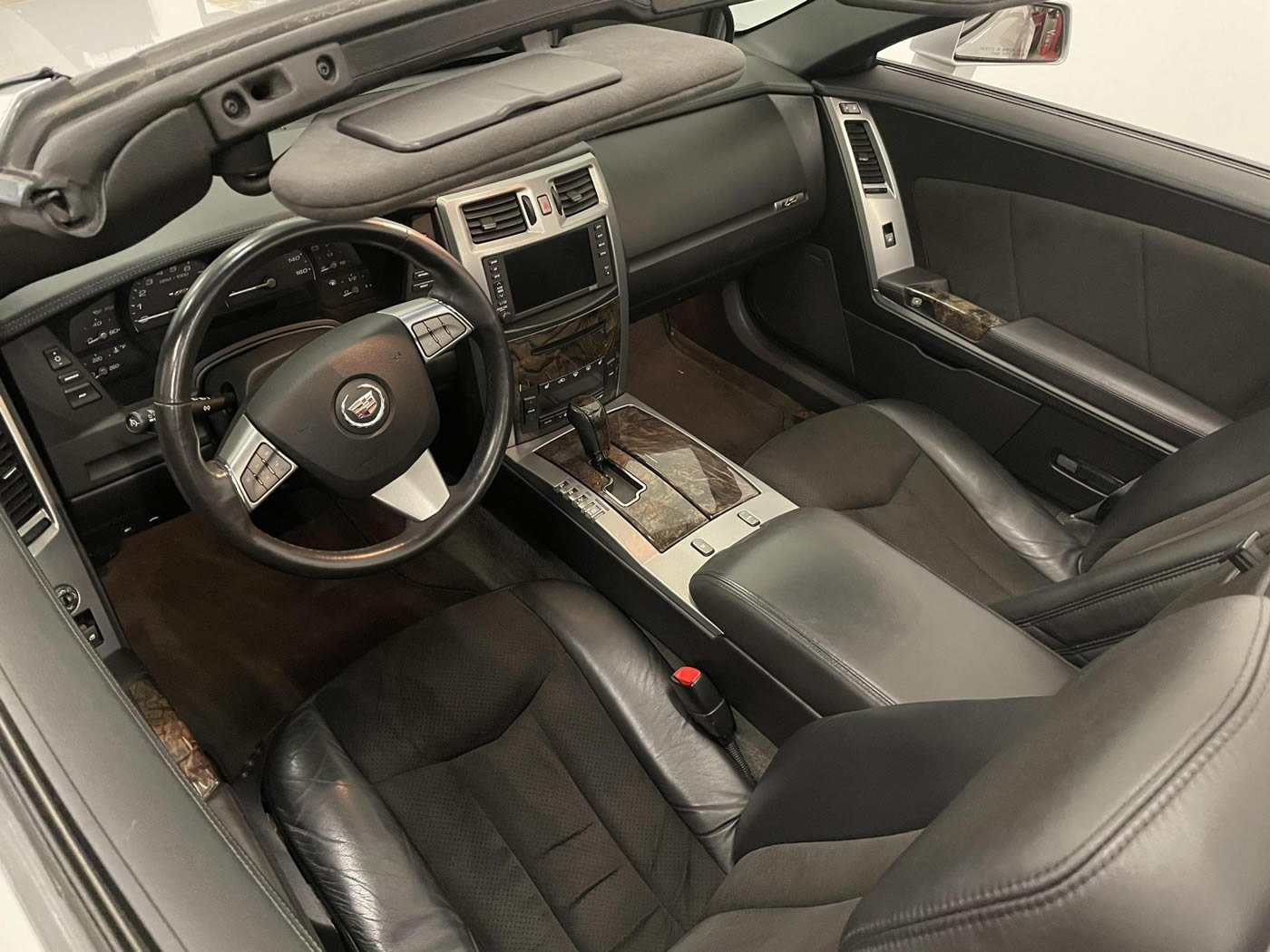 2009 Cadillac XLR-V in Radiant Silver