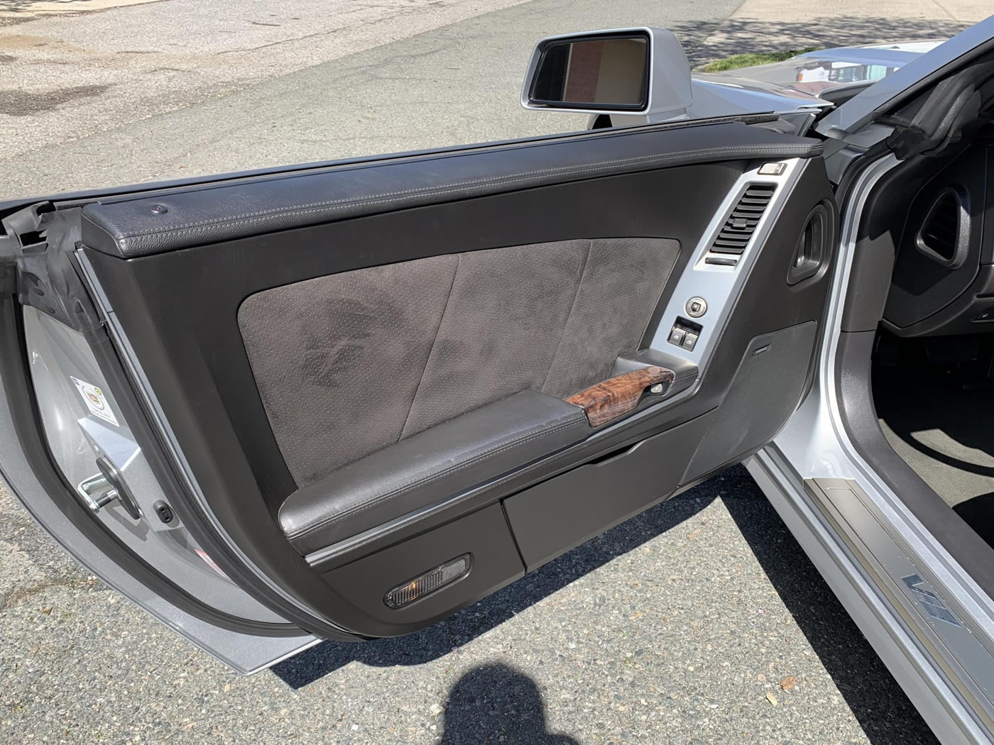 2009 Cadillac XLR-V in Radiant Silver