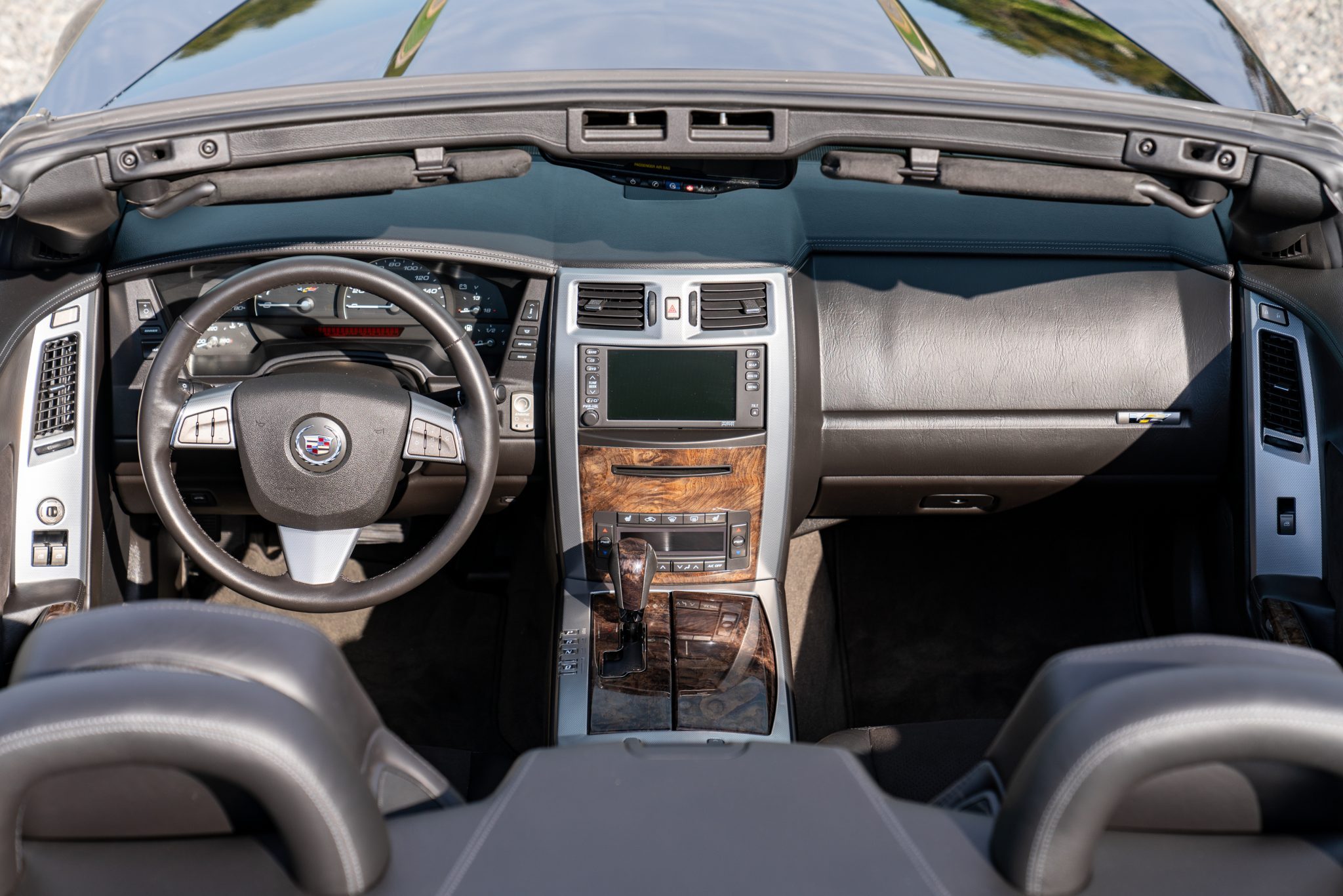 2009_cadillac_xlr-v_1602808487555532025855_interior_2800-Mile-2009-Cadillac-XLR-V-21.jpg