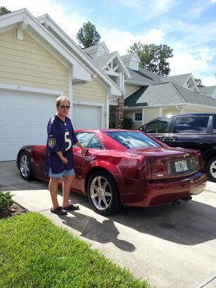 outside_raven_car