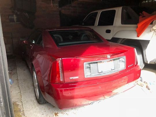 Cadillac XLR Owner Gets Trapped in Car After Key FOB Battery Fails