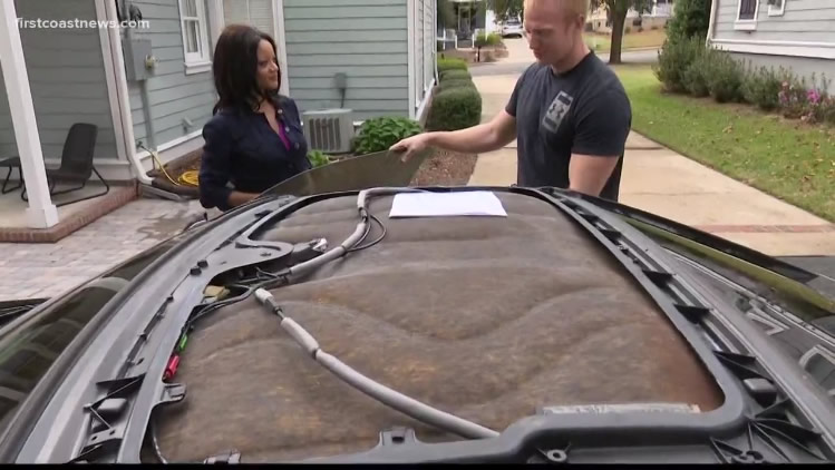 Another 2005 Cadillac XLR Loses Its Roof