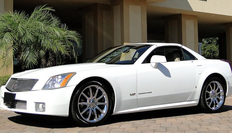 2008 Cadillac XLR-V in Alpine White
